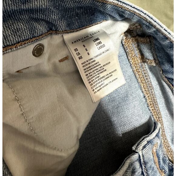 American Eagle Ripped Mom Jean - Picture 4 of 5